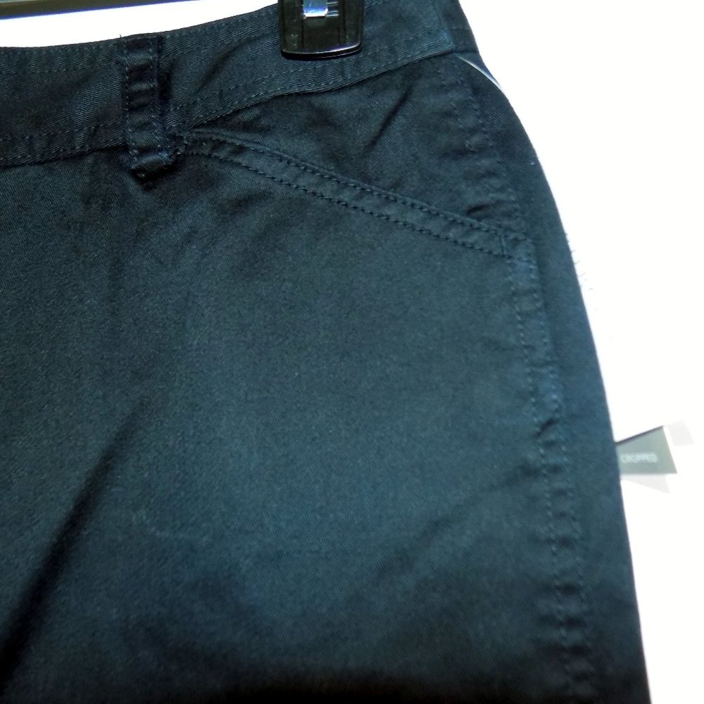 Charter Club Katherine Fit Cropped Petite Black Capri Size 6P NWT - Picture 3 of 8